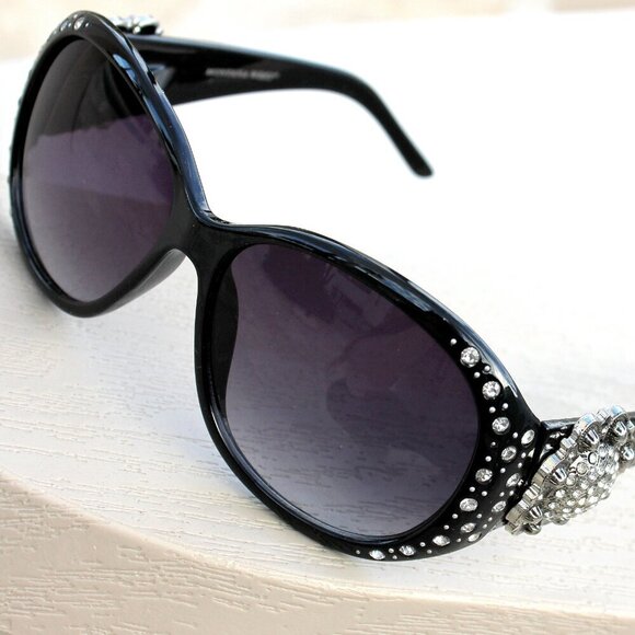 Montana West Sunglasses in Black w/Silver Swirl Flower Concho Accents main image 12